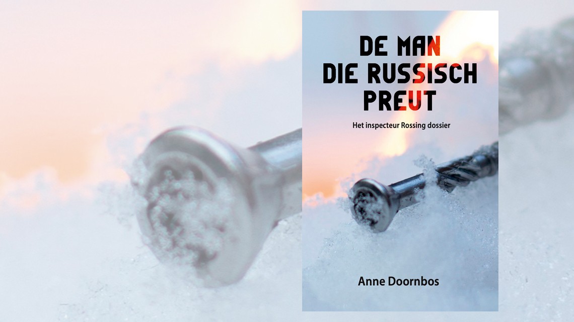 De man die Russisch preut